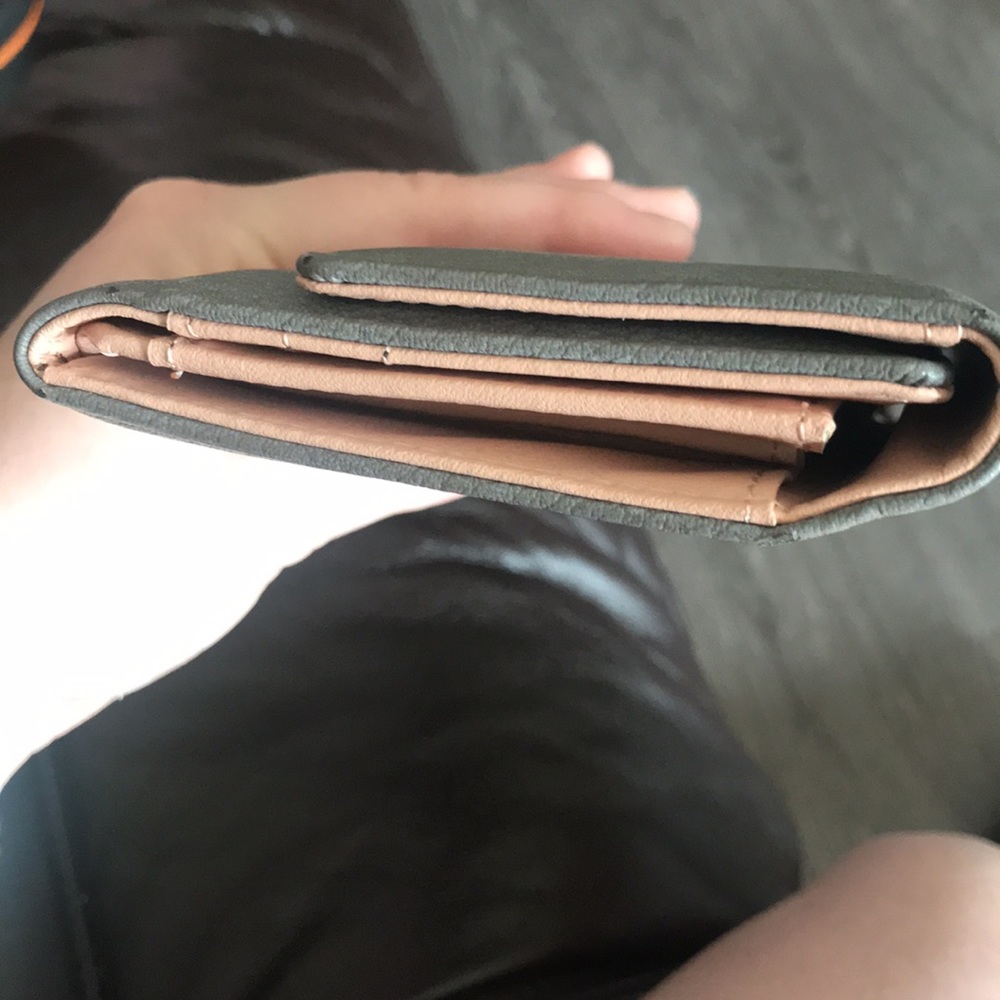 Grey Wallet - Picture 4 of 8